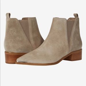 Marc fisher Yale boogie